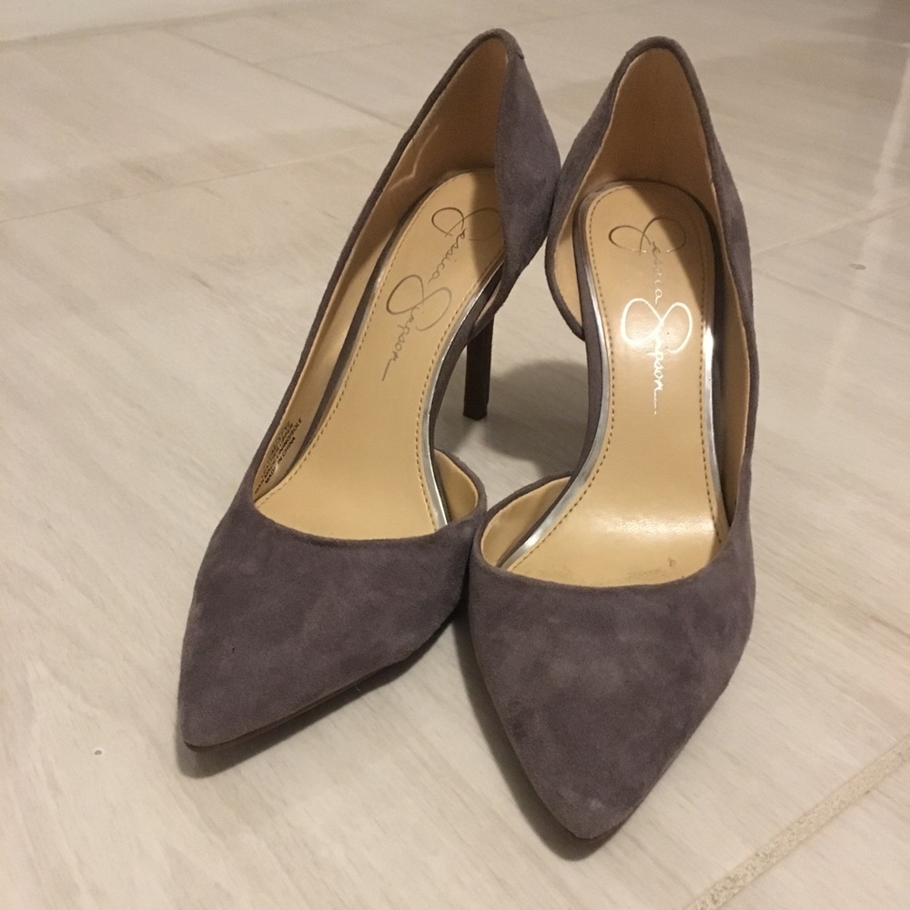 Jessica Simpson pumps